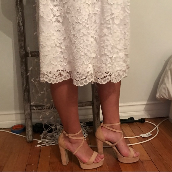 Feminine A Line white lace dress. Never worn! - Picture 3 of 4